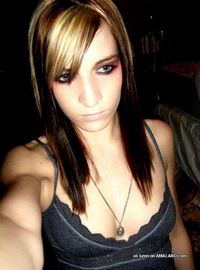 Sultry amateur emo chick showing off her nice tits