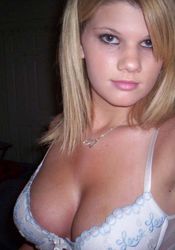 Pictures of a heavy-chested GF camwhoring