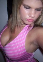 Pictures of a heavy-chested GF camwhoring