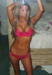 Photo gallery of sexy amateur GFs showing their big breasts