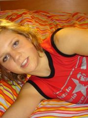 Collection of an amateur camwhoring babe pussy-playing
