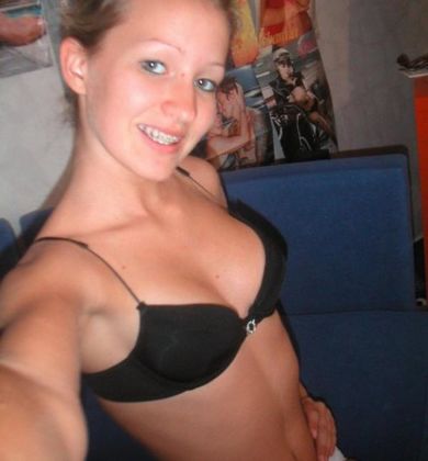 Photo gallery of a kinky amateur teen camwhoring