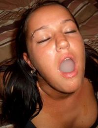 Horny cumshot in her mouth