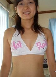 Picture collection of a slutty Thai bitch who got naked