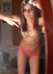 Picture collection of an emo babe selfshooting in her room