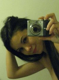 Collection of an amateur babe camwhoring in the bath