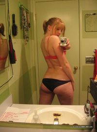 Nice hot picture compilation of camwhoring amateur honeys