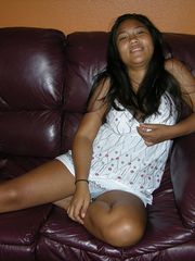 Amateur Thai Girl Getting Into Nude Poses And Positions
